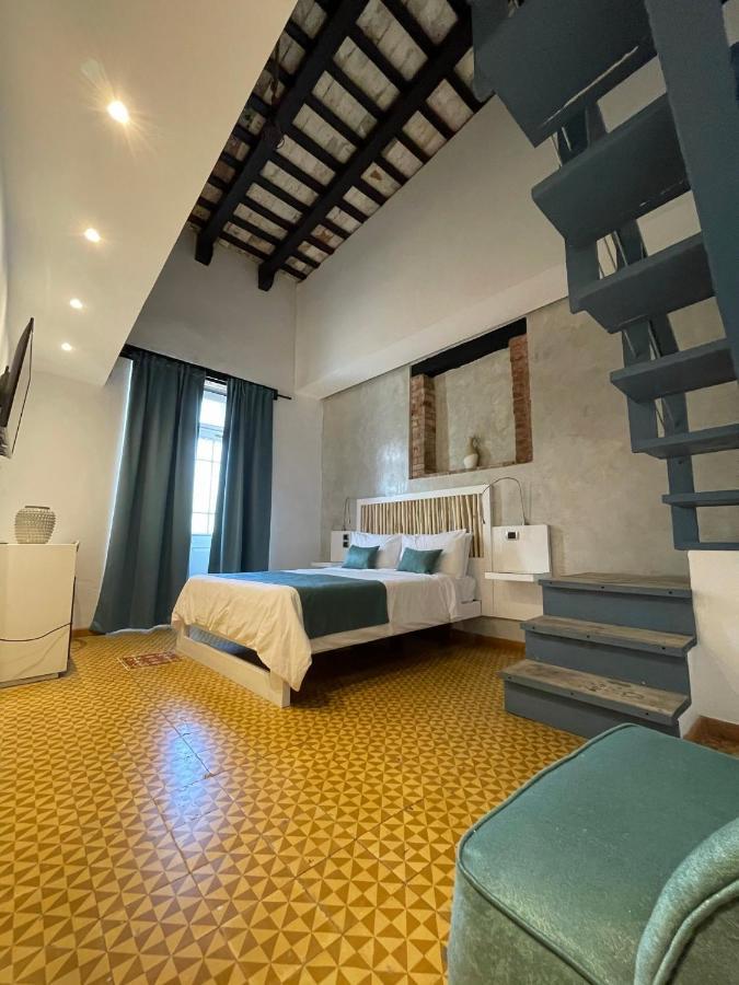Familiensuite mit Balkon