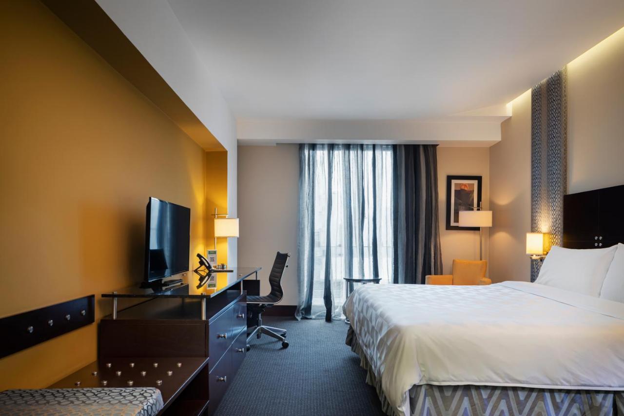 Standard King Room Lounge Access or High Floor,1398706775:JPEG