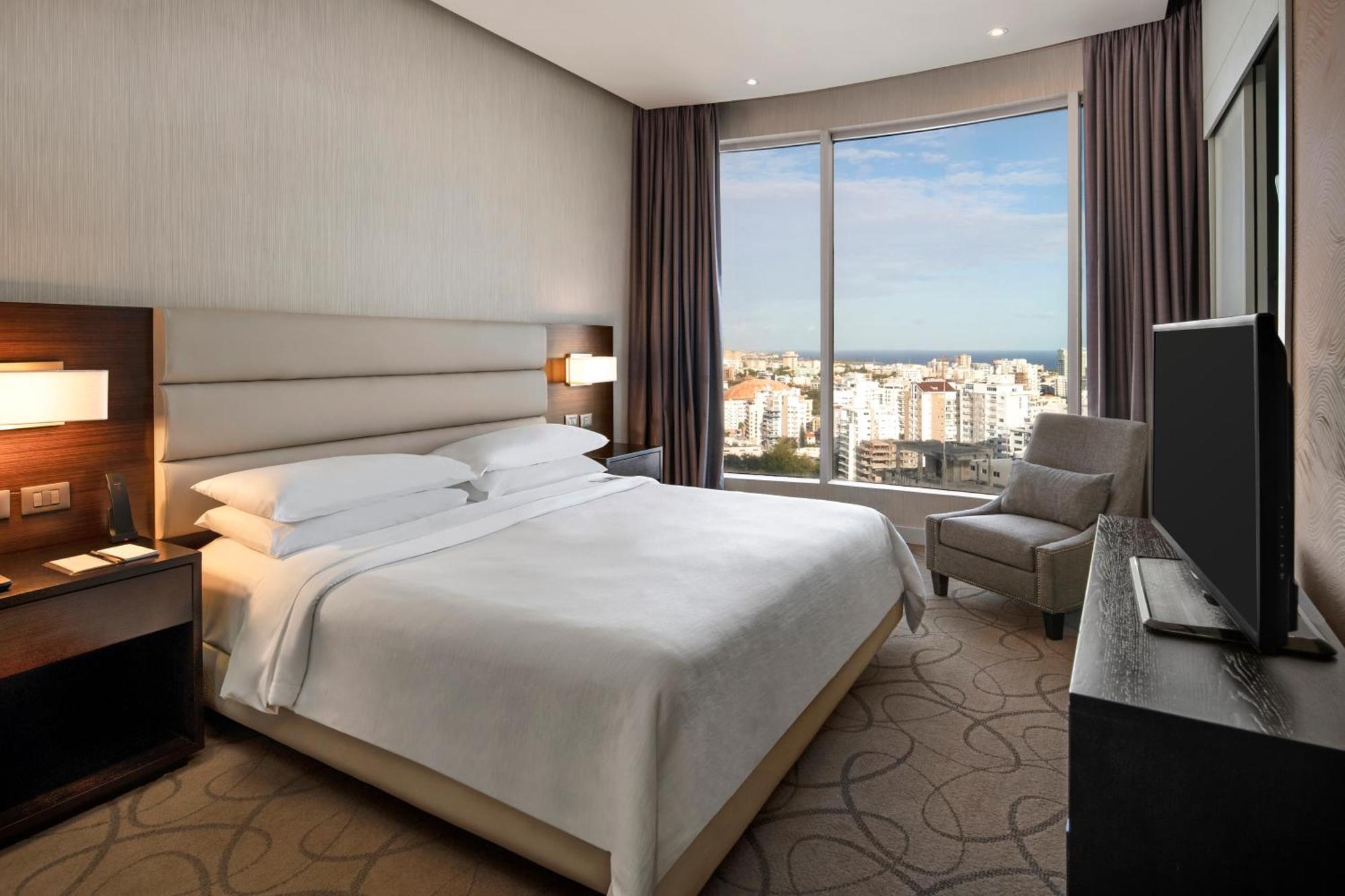 One-Bedroom Suite City Views
