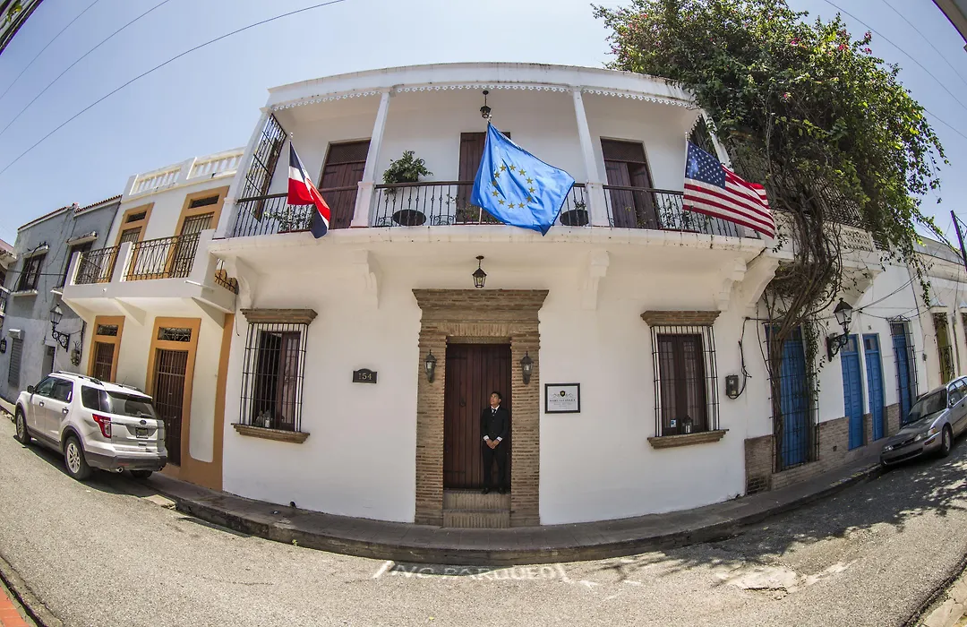 Colonial 154 H Boutique-1