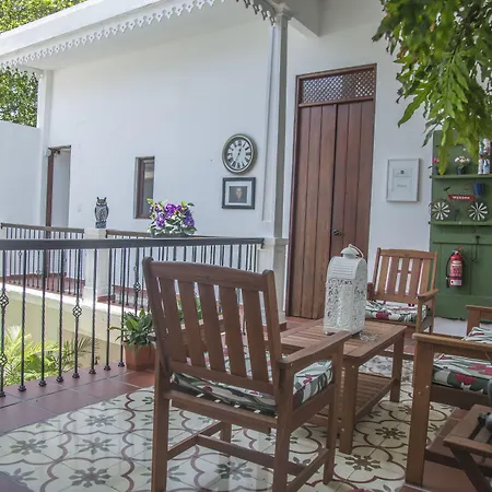 Colonial 154 H Boutique-3